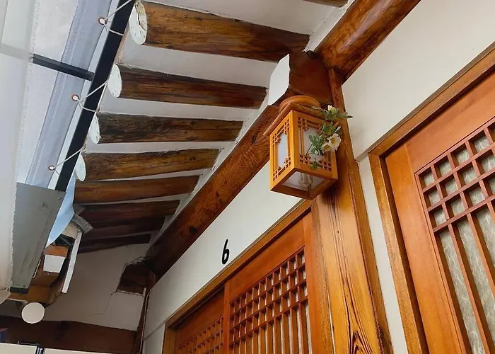 Bibimbap Hanok Gyeongbokgung 4*